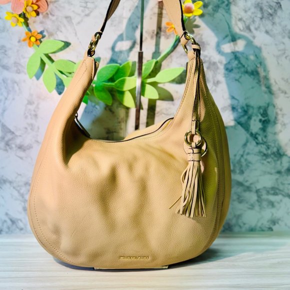 MICHAEL KORS Lydia Acorn Leather Large Shoulder Bag Cream - Picture 2 of 9